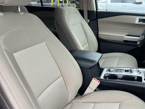 Used 2023 Ford Explorer XLT image 26