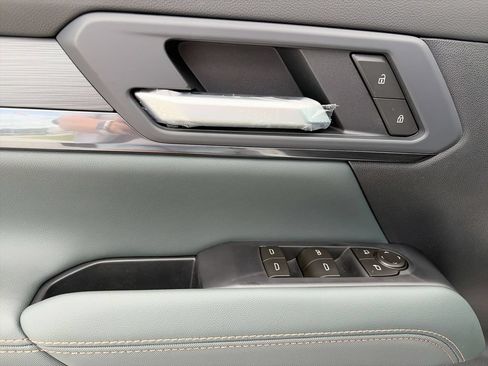 New 2026 GMC Terrain AT4 AWD/4WD image 28