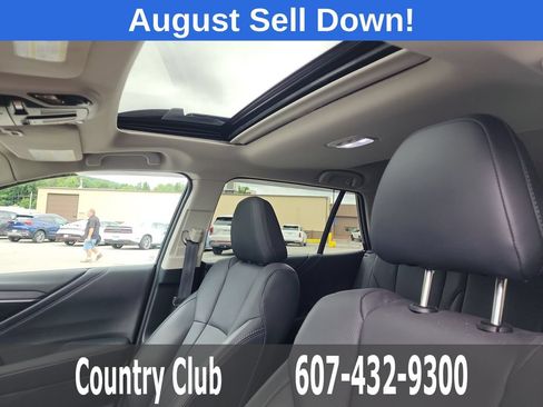 Used 2025 Subaru Outback Limited AWD/4WD image 14