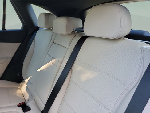 Used 2026 Mercedes-Benz GLC 300 image 6