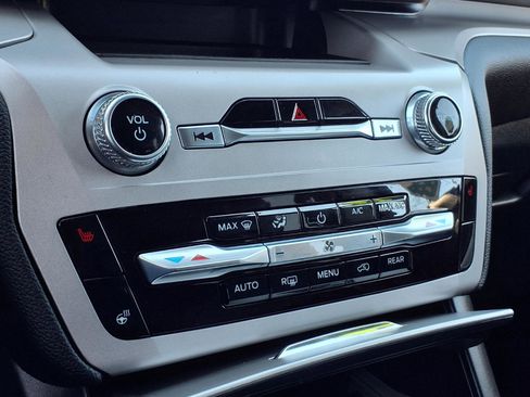 Used 2024 Ford Explorer XLT w/ Equipment Group 202A image 13