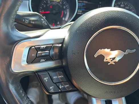Used 2022 Ford Mustang Premium RWD image 17