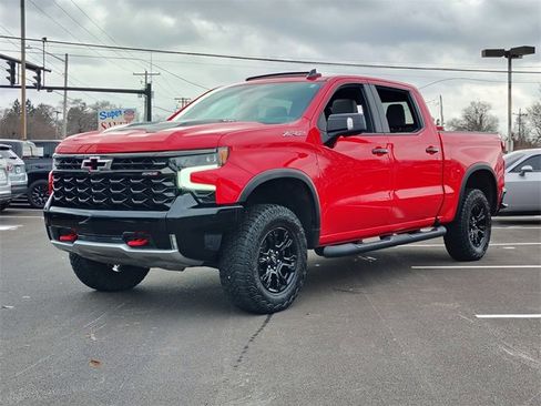 Used 2022 Chevrolet Silverado 1500 ZR2 w/ Technology Package image 11