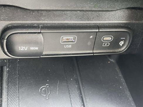 Used 2025 Kia Telluride S image 19