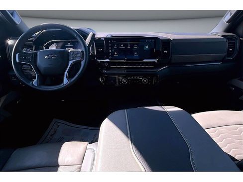Used 2025 Chevrolet Silverado 2500 ZR2 w/ Technology Package AWD/4WD image 17