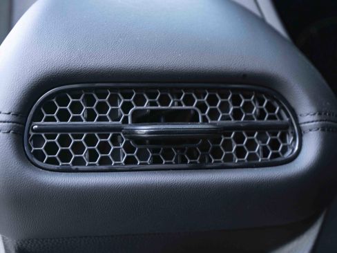 Used 2026 Honda HR-V LX image 38