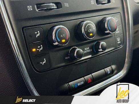 Used 2019 Dodge Grand Caravan SE FWD image 17