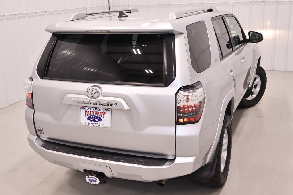 Used 2016 Toyota 4Runner SR5 AWD/4WD image 39
