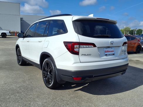 Certified 2022 Honda Pilot Black Edition image 3