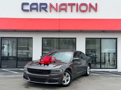 Used 2021 Dodge Charger SXT w/ Leather Interior Group RWD image 2