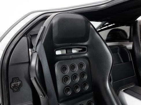 Used 2006 Ford GT RWD image 36