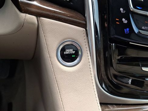 Used 2020 Cadillac Escalade Premium Luxury AWD/4WD image 24
