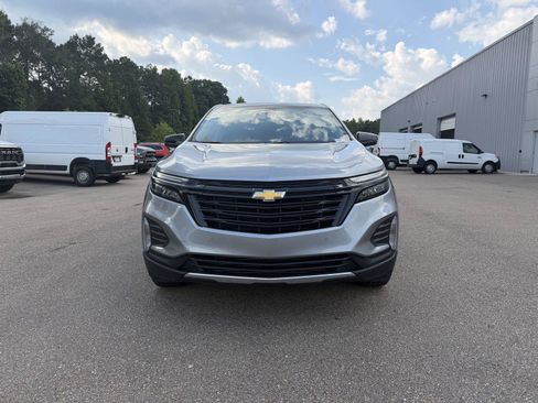 Used 2024 Chevrolet Equinox LT AWD/4WD image 2