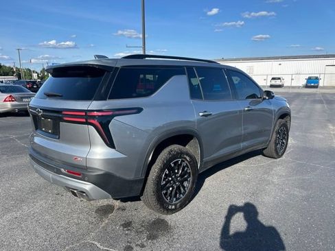 Used 2024 Chevrolet Traverse Z71 AWD/4WD image 4