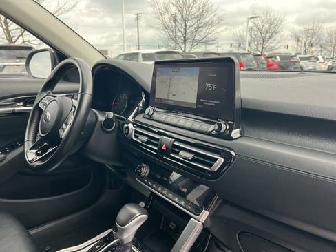 Certified 2021 Kia Seltos SX AWD/4WD image 36