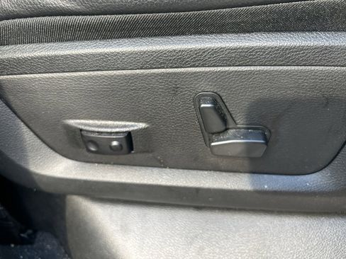 Used 2025 RAM 3500 Laramie image 19