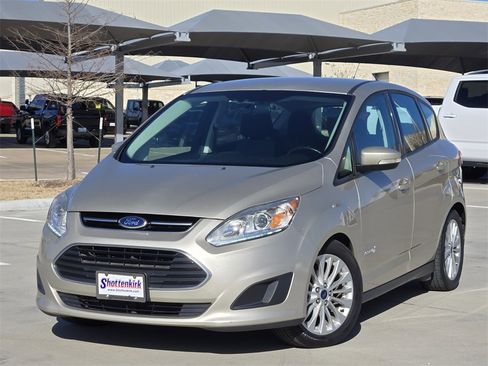 Used 2017 Ford C-MAX SE image 2