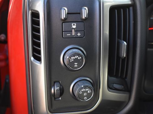 Used 2018 Chevrolet Silverado 1500 LT w/ All Star Edition image 28