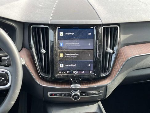 Used 2024 Volvo XC60 B5 Plus image 16