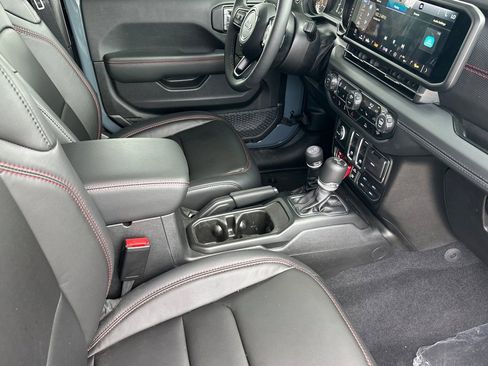 New 2026 Jeep Wrangler Rubicon AWD/4WD image 13