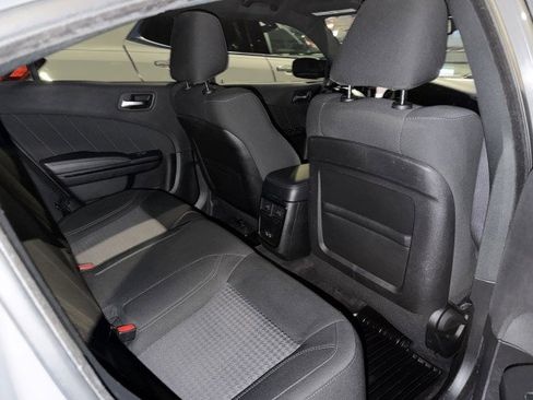 Used 2019 Dodge Charger SXT w/ Blacktop Package image 8