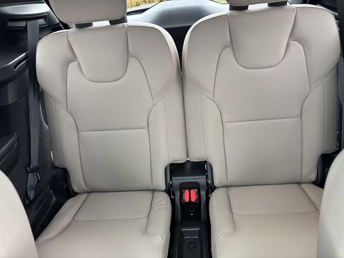 New 2026 Volvo XC90 B6 Plus w/ Protection Package Premier AWD/4WD image 40