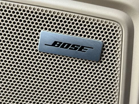 Used 2021 Porsche Macan w/ Premium Package image 34