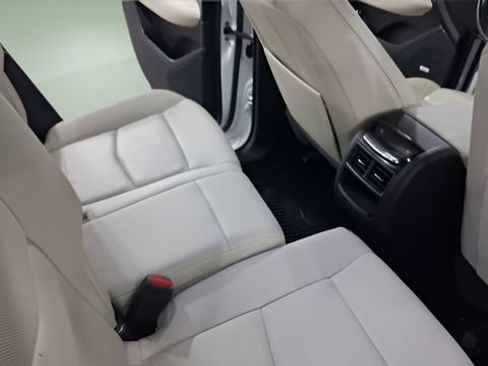Used 2022 Cadillac XT5 Sportv w/ Technology Package AWD/4WD image 16