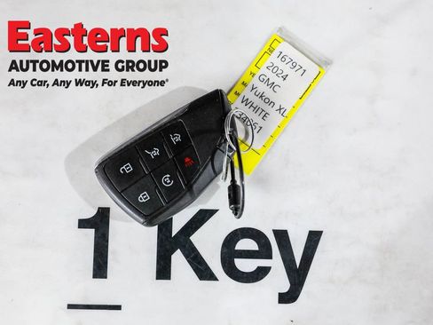 Used 2024 GMC Yukon XL SLT AWD/4WD image 28