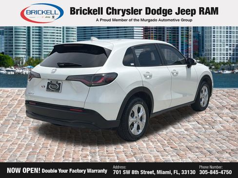 Used 2023 Honda HR-V LX image 5