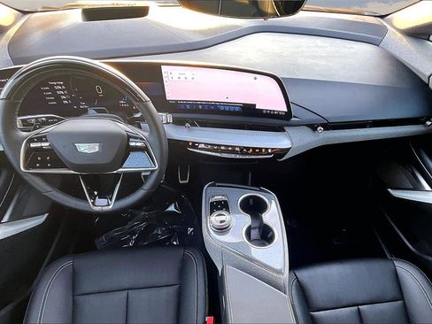 Certified 2025 Cadillac Optiq Luxury 2 w/ LPO, Floor Liner Package image 7