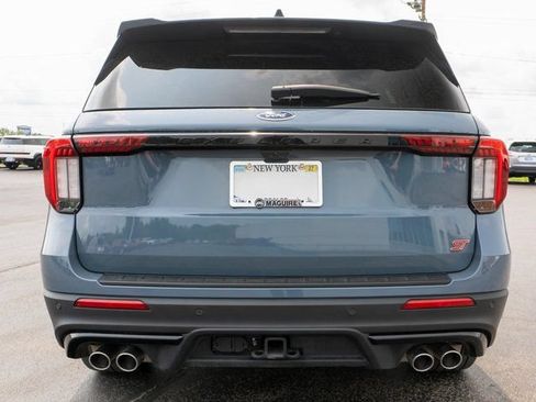 Used 2025 Ford Explorer ST AWD/4WD image 7