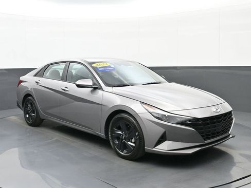 Certified 2023 Hyundai Elantra SEL image 1