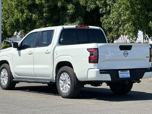 Certified 2022 Nissan Frontier SV image 6