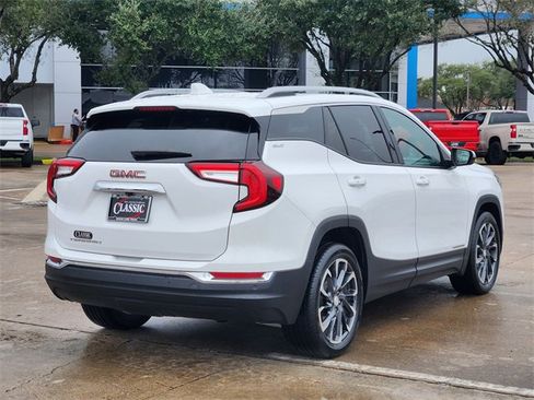 Used 2022 GMC Terrain SLT w/ Infotainment Package II image 7