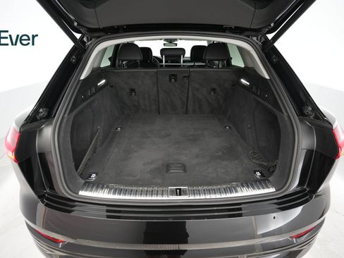 Used 2024 Audi Q8 e-tron Premium AWD/4WD image 8