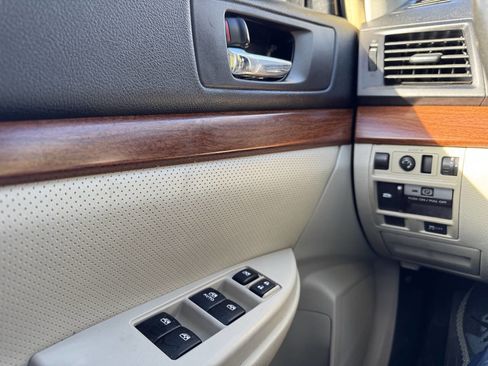 Used 2013 Subaru Outback 2.5i Limited image 34