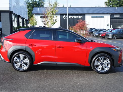 Used 2024 Subaru Solterra Touring image 2