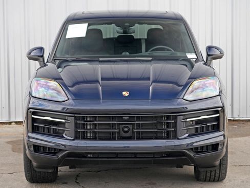 Used 2024 Porsche Cayenne w/ Technology Package image 49
