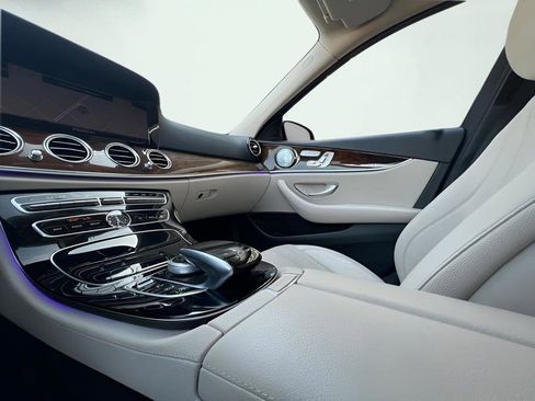 Used 2018 Mercedes-Benz E 300 image 74