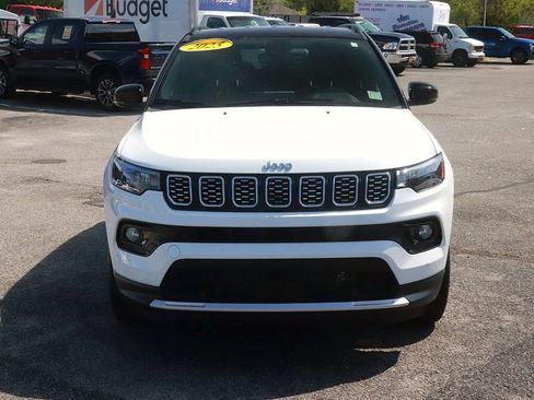 Used 2025 Jeep Compass Limited image 2