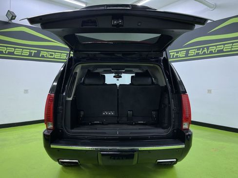 Used 2013 Cadillac Escalade Platinum AWD/4WD image 9