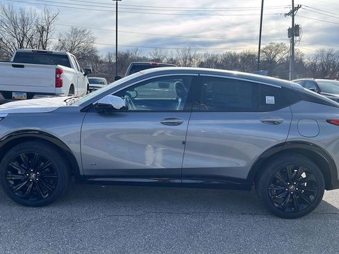 New 2026 Buick Envista Sport Touring image 2