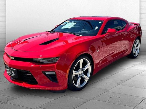 Used 2016 Chevrolet Camaro SS RWD image 13