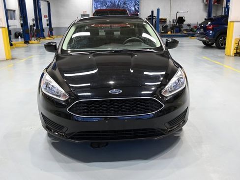 Used 2018 Ford Focus SE image 2