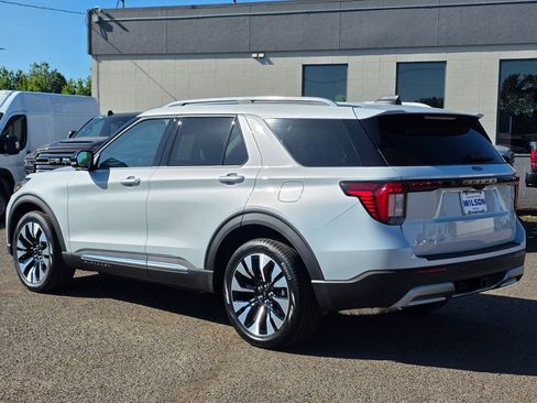 New 2026 Ford Explorer Platinum AWD/4WD image 2