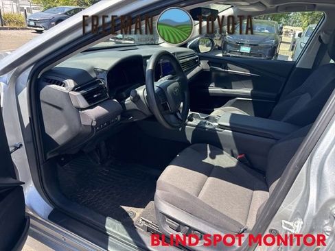 Used 2025 Toyota Camry LE w/ Convenience Package FWD image 7