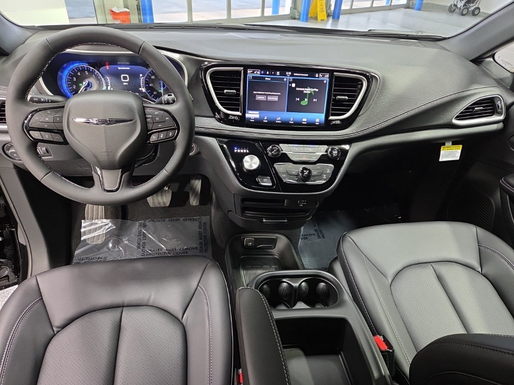 New 2026 Chrysler Pacifica Select w/ S Appearance Package FWD image 11