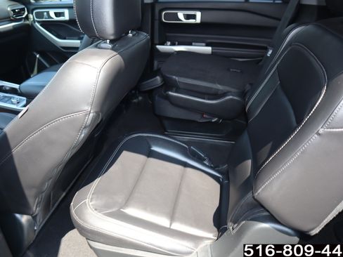 Used 2023 Ford Explorer XLT w/ Equipment Group 202A AWD/4WD image 17