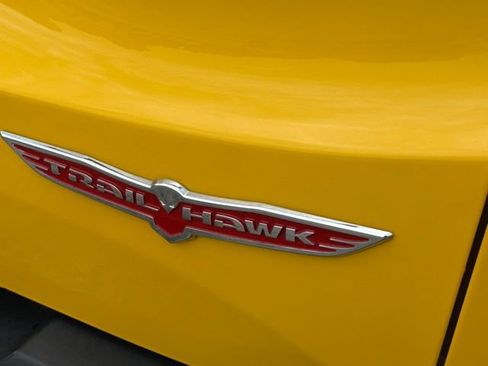 Used 2023 Jeep Renegade Trailhawk AWD/4WD image 13